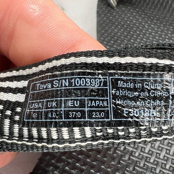 Teva Original Universal Sandals Womens Size 6 Black‎ & White Flag Strappy Hiking - Picture 11 of 11